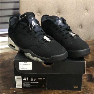 Air Jordan Retro size 4.5Y